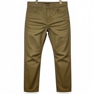 Sleek Dockers slim fit men’s khaki pants, 30x28